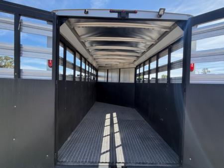 New 2026 Logan Coach BULLSEYE3BP BULLSEYE 3H BP Horse Trailer
