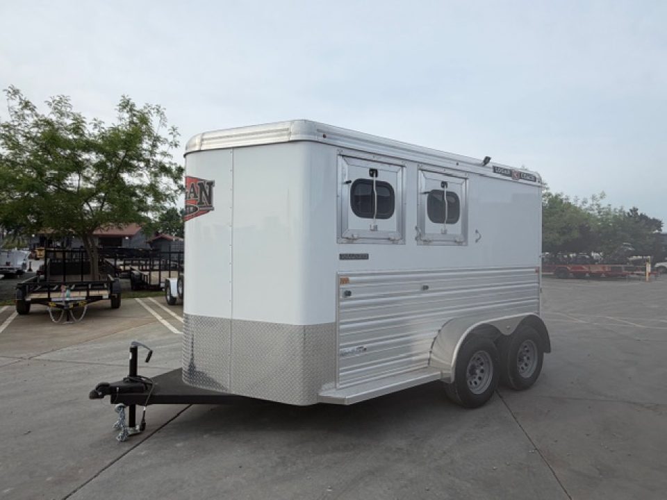 New 2026 Logan Coach BULLSEYE2BP BULLSEYE 2H BP Horse Trailer