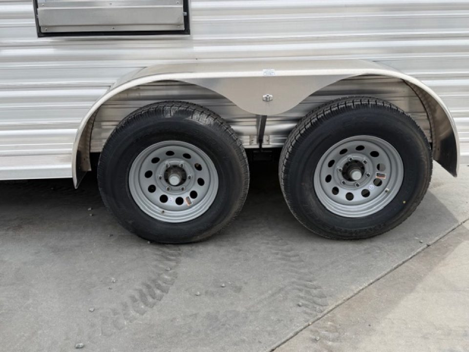 New 2026 Logan Coach BULLSEYE2BP BULLSEYE 2H BP Horse Trailer