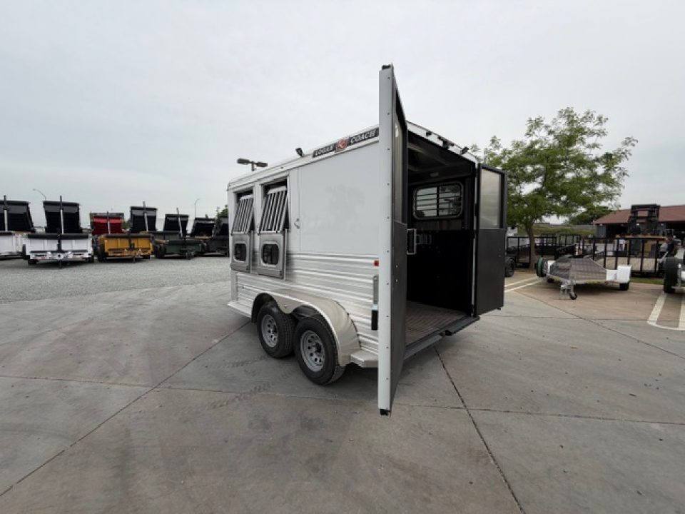 New 2026 Logan Coach BULLSEYE2BP BULLSEYE 2H BP Horse Trailer