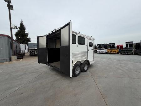 New 2026 Logan Coach BULLSEYE2BP BULLSEYE 2H BP Horse Trailer