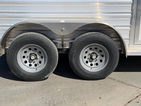 New 2026 Logan Coach BULLSEYE2BP BULLSEYE 2H BP Horse Trailer