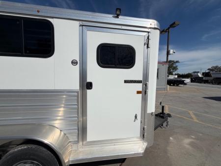 New 2026 Logan Coach BULLSEYE2BP BULLSEYE 2H BP Horse Trailer