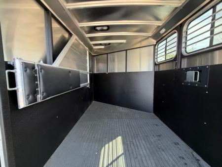 New 2026 Logan Coach BULLSEYE2BP BULLSEYE 2H BP Horse Trailer