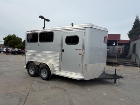 New 2026 Logan Coach BULLSEYE2HBPXL BULLSEYE 2H BP XL Horse Trailer