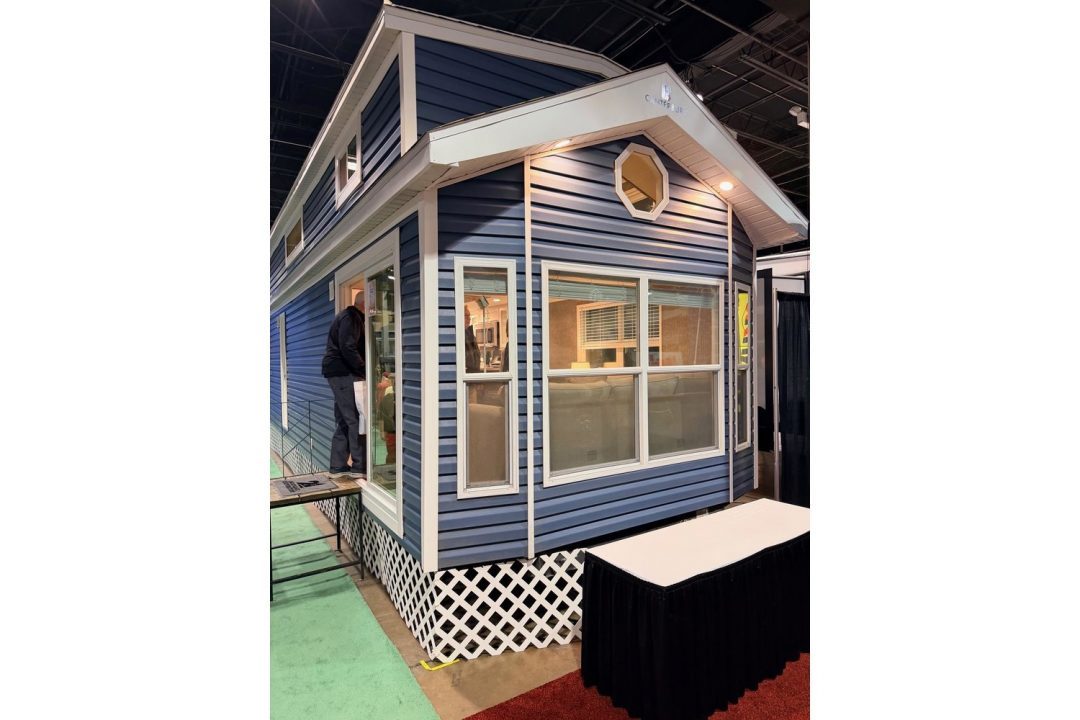 New 2026 Canterbury P38-EIKTL-SL - Lofted Park-Model