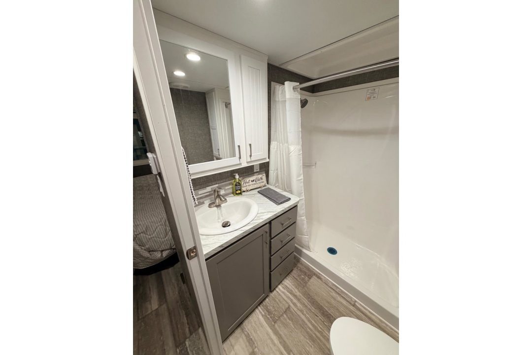 New 2026 Canterbury P38-EIKTL-SL - Lofted Park-Model