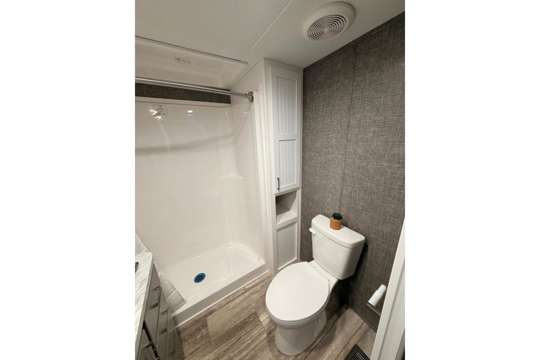 New 2026 Canterbury P38-EIKTL-SL - Lofted Park-Model