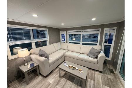 New 2026 Canterbury P38-EIKTL-SL - Lofted Park-Model