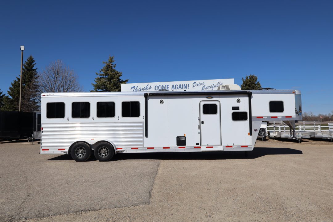 Used 2017 Exiss Trailers 4 Horse LQ Trailer