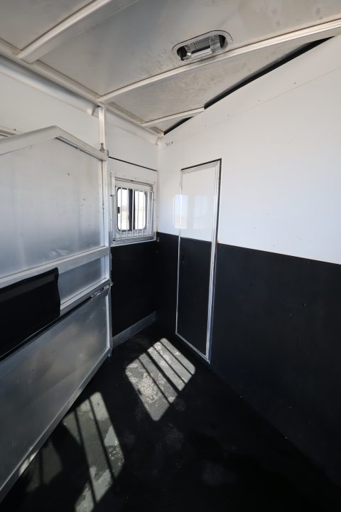 Used 2017 Exiss Trailers 4 Horse LQ Trailer