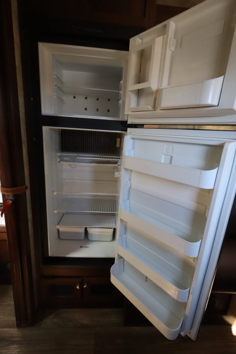 Used 2017 Exiss Trailers 4 Horse LQ Trailer