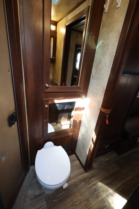 Used 2017 Exiss Trailers 4 Horse LQ Trailer