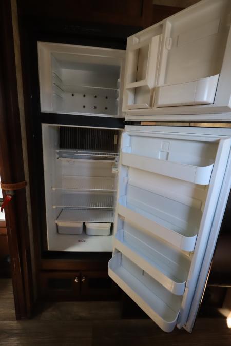 Used 2017 Exiss Trailers 4 Horse LQ Trailer