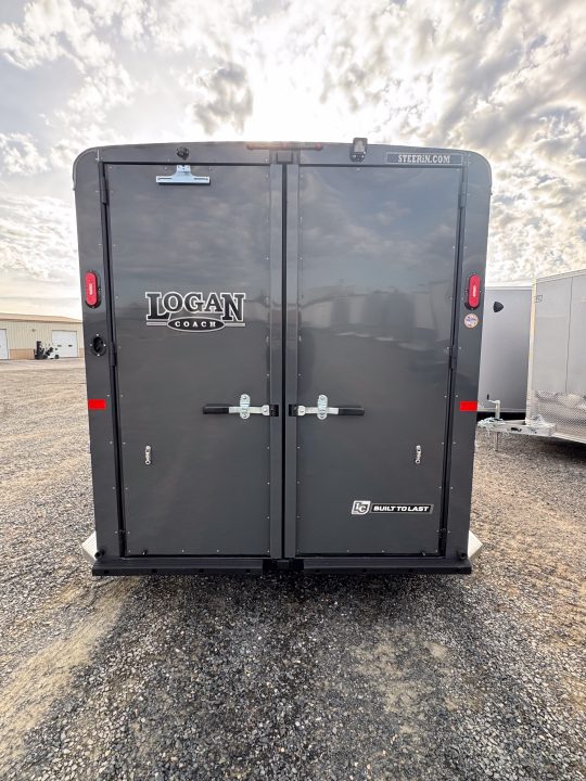 New 2026 Logan Coach 3H BULLSEYE BH Horse Trailer