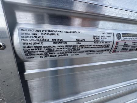 New 2026 Logan Coach 3H BULLSEYE BH Horse Trailer