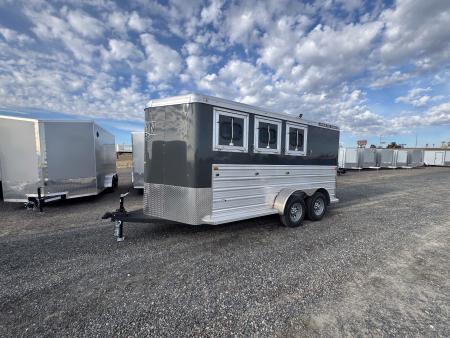 New 2026 Logan Coach 3H BULLSEYE BH Horse Trailer