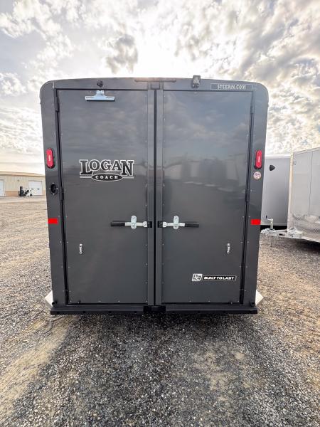 New 2026 Logan Coach 3H BULLSEYE BH Horse Trailer