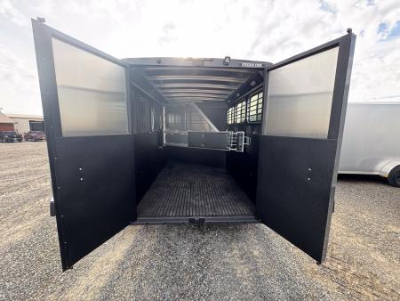 New 2026 Logan Coach 3H BULLSEYE BH Horse Trailer