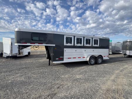 New 2026 Logan Coach Bullseye 4H GN Horse Trailer