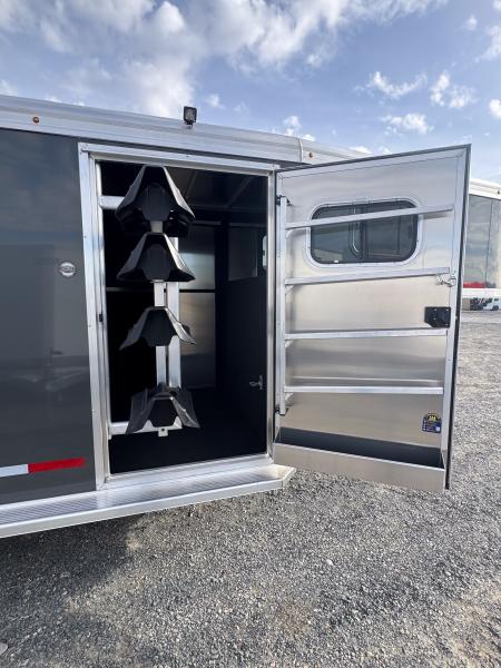 New 2026 Logan Coach Bullseye 4H GN Horse Trailer