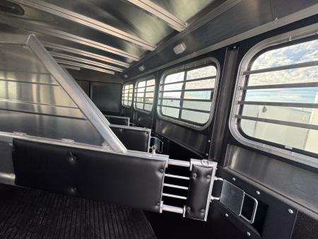 New 2026 Logan Coach Bullseye 4H GN Horse Trailer