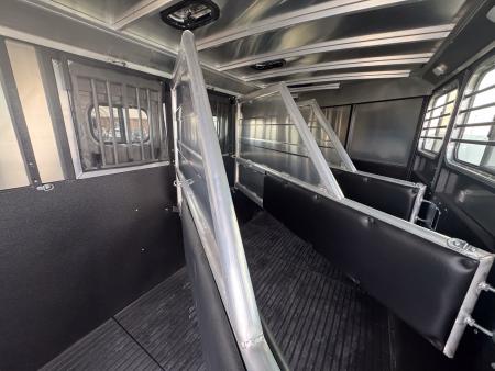 New 2026 Logan Coach Bullseye 4H GN Horse Trailer
