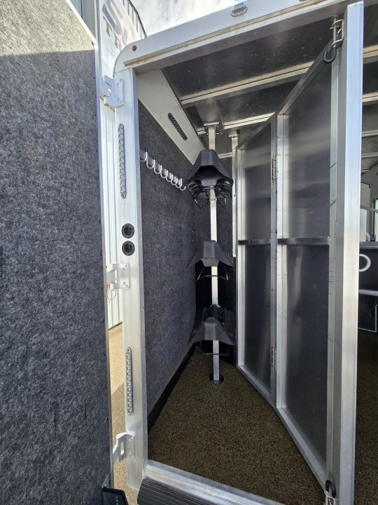 Used 2021 Merhow 3H Living Quarter Trailer