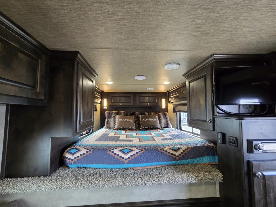 Used 2021 Merhow 3H Living Quarter Trailer