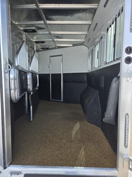 Used 2021 Merhow 3H Living Quarter Trailer