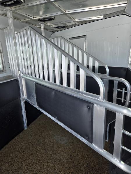 Used 2021 Merhow 3H Living Quarter Trailer