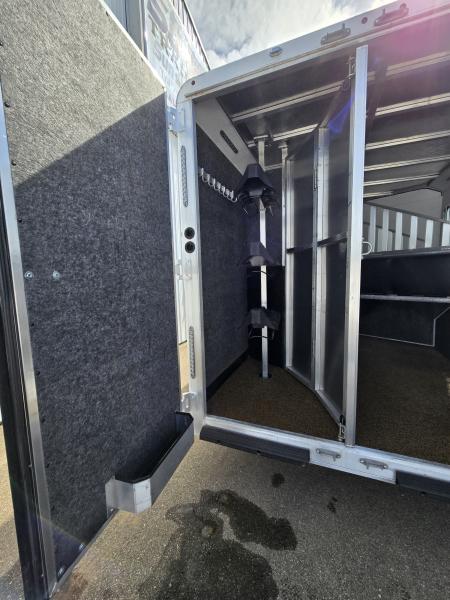 Used 2021 Merhow 3H Living Quarter Trailer