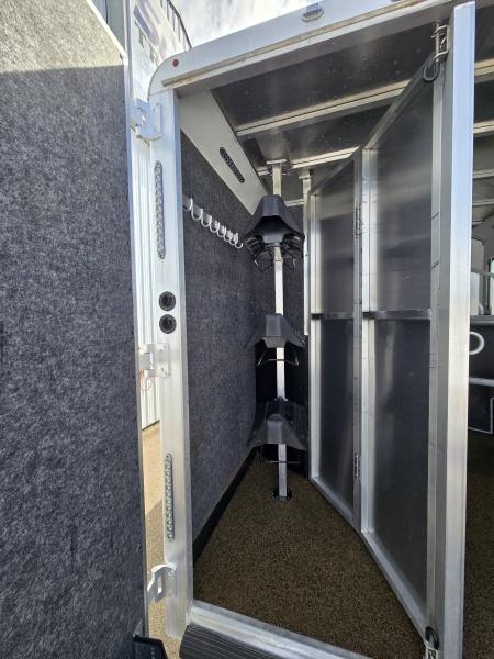 Used 2021 Merhow 3H Living Quarter Trailer