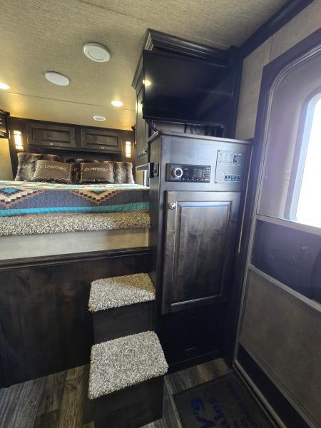 Used 2021 Merhow 3H Living Quarter Trailer