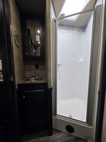 Used 2021 Merhow 3H Living Quarter Trailer