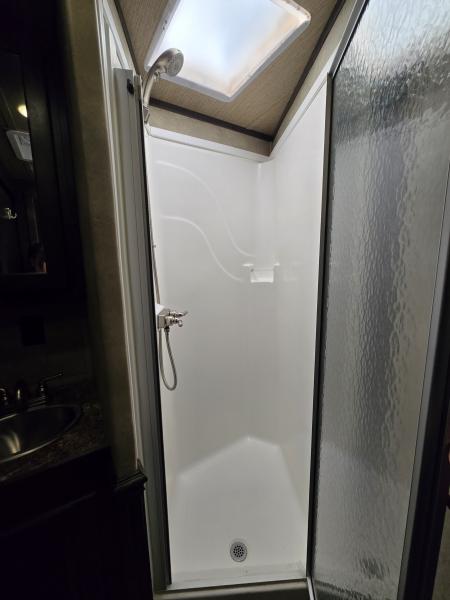 Used 2021 Merhow 3H Living Quarter Trailer