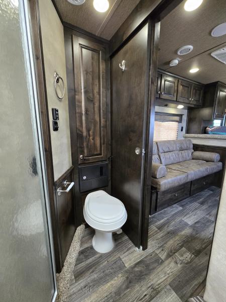 Used 2021 Merhow 3H Living Quarter Trailer