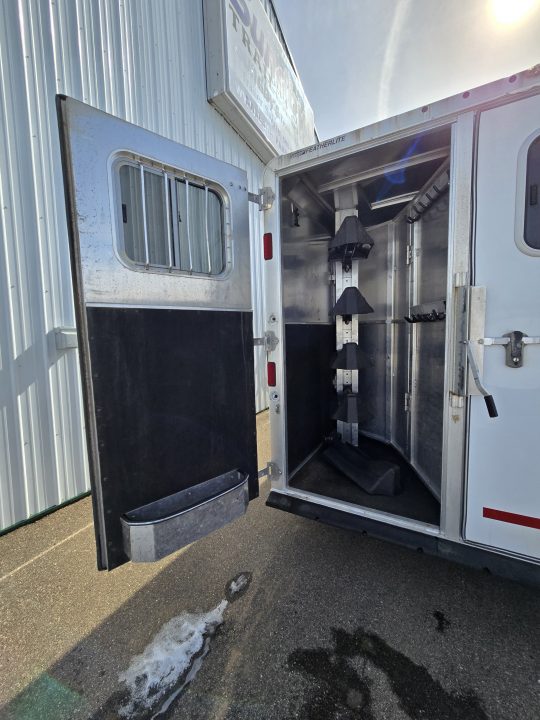Used 2016 Featherlite Trailers Legend 5H Horse Trailer