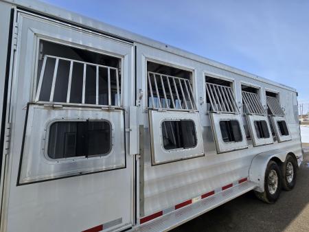 Used 2016 Featherlite Trailers Legend 5H Horse Trailer