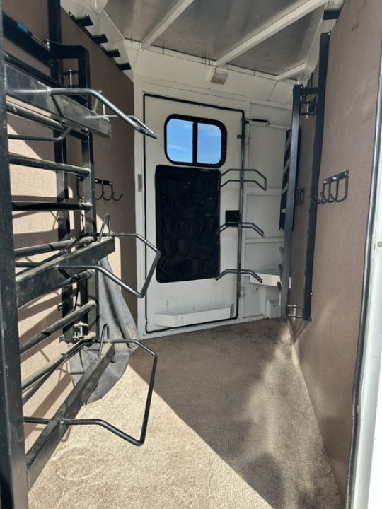 Used 2007 Trails West Sierra 3 Horse Slant