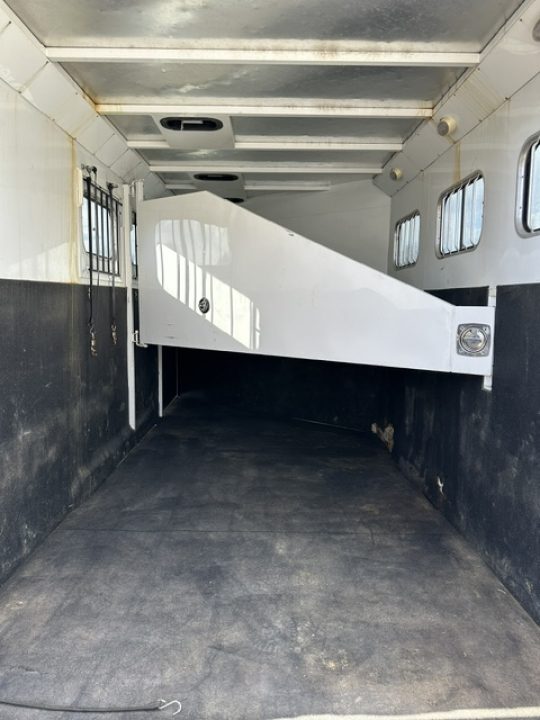 Used 2007 Trails West Sierra 3 Horse Slant