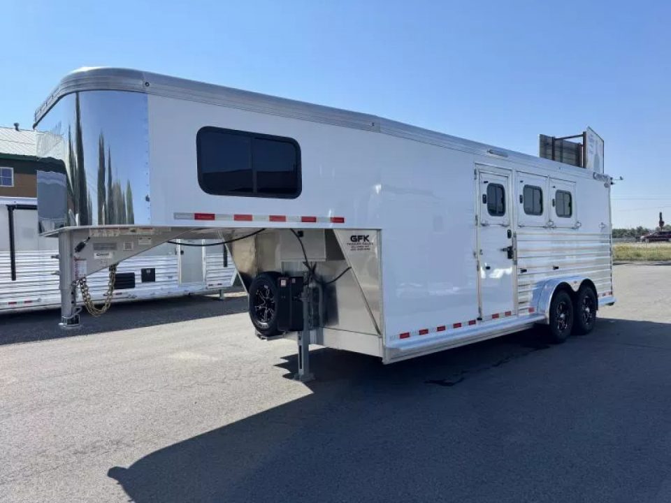 New 2027 Cimarron Norstar 3 Horse with Closet Tack