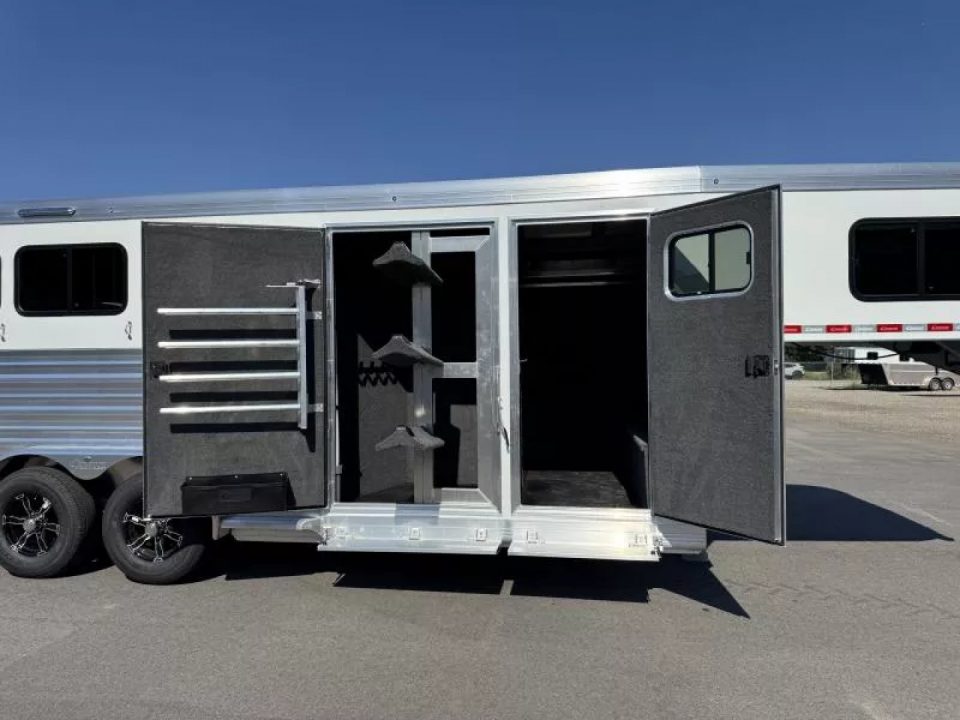 New 2027 Cimarron Norstar 3 Horse with Closet Tack