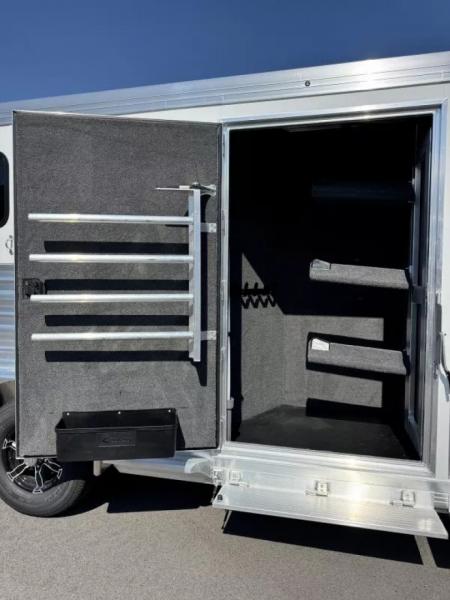 New 2027 Cimarron Norstar 3 Horse with Closet Tack