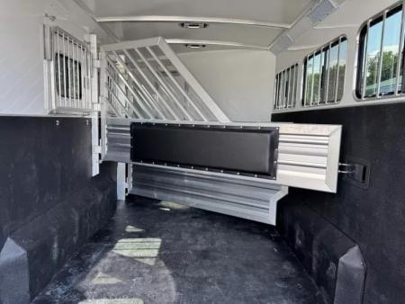 New 2027 Cimarron Norstar 3 Horse with Closet Tack