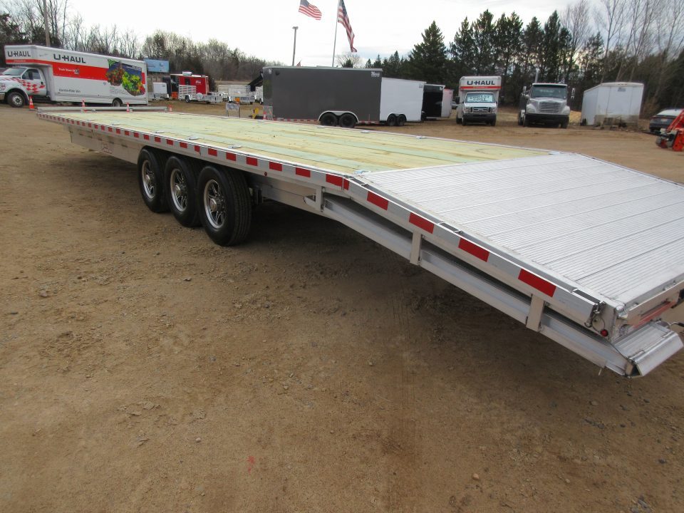 New 2026 Wolverine Trailers 21k Deckover Equipment Trailer