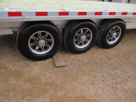 New 2026 Wolverine Trailers 21k Deckover Equipment Trailer