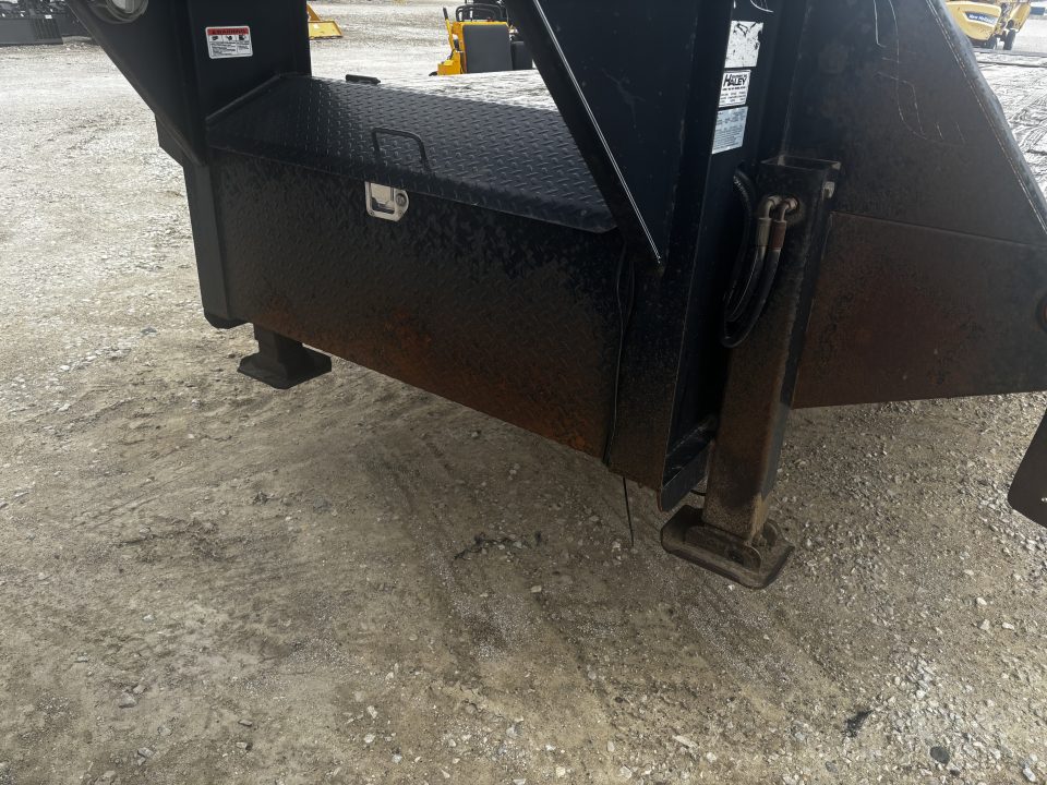 Used 2013 PJ Trailers 30’ GN Gooseneck Bodies