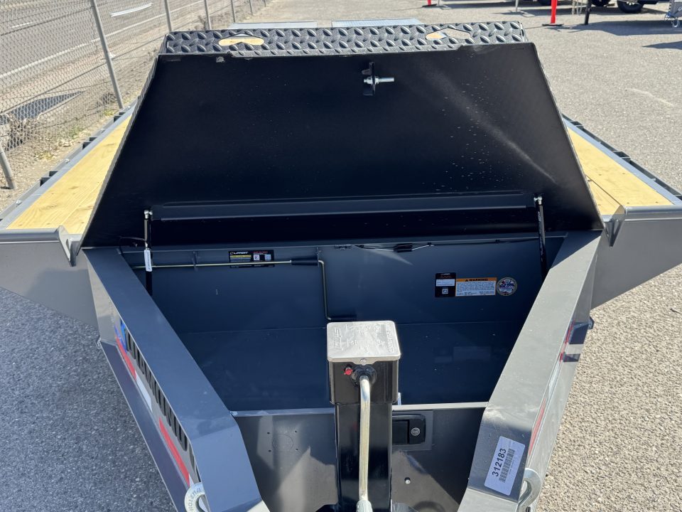 New 2026 Diamond C DEC 24' Max Ramps - 18K Deckover Equipment Trailer