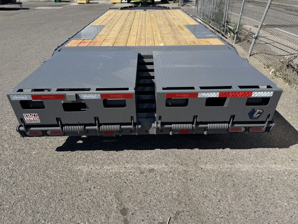 New 2026 Diamond C DEC 24' Max Ramps - 18K Deckover Equipment Trailer